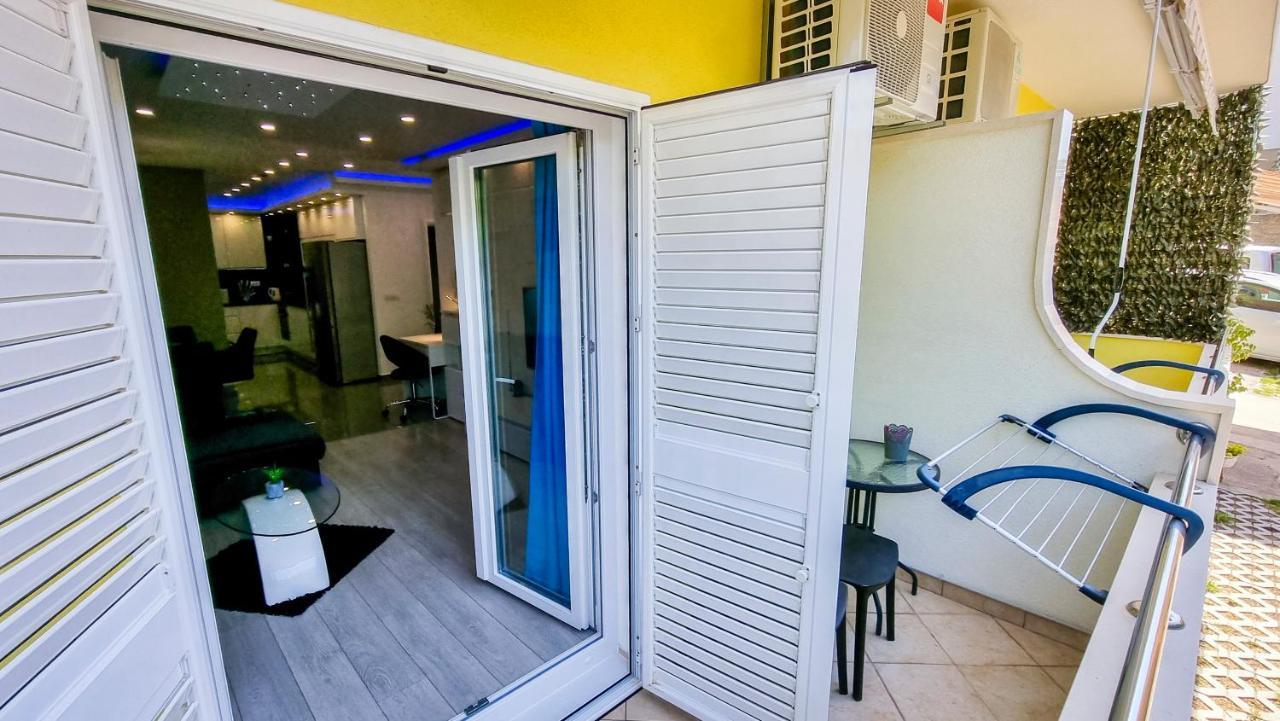 Deluxe Apartment F & M Tucepi Exterior photo